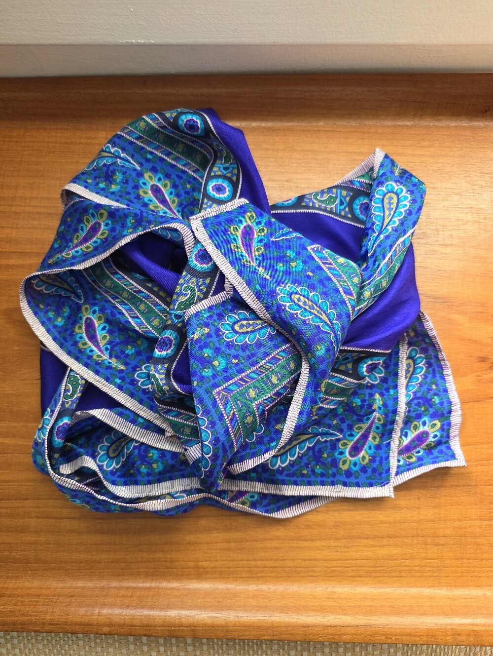 Beautiful Blues Purple vintage Peacock Vibe Scarf, Vintage Silk Scarf, Paisley